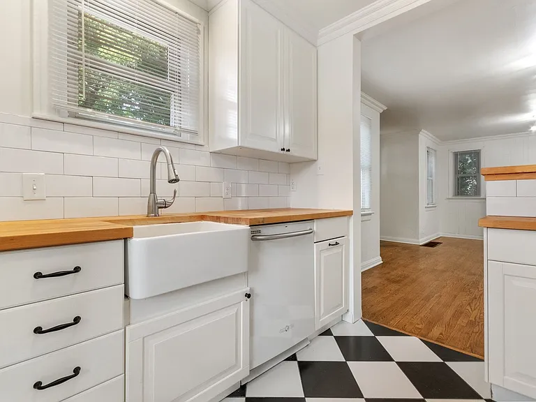 654 S Bryant St — Photo 31
