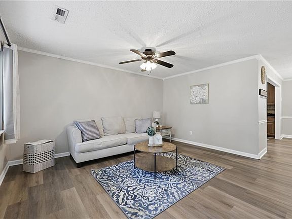 2nd image of 1217 Berwyn Rd