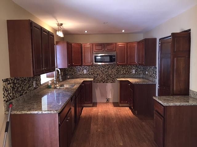 2nd image of 675 Park Rd
