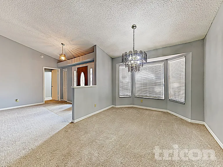 1805 Hitching Post Pl — Photo 30
