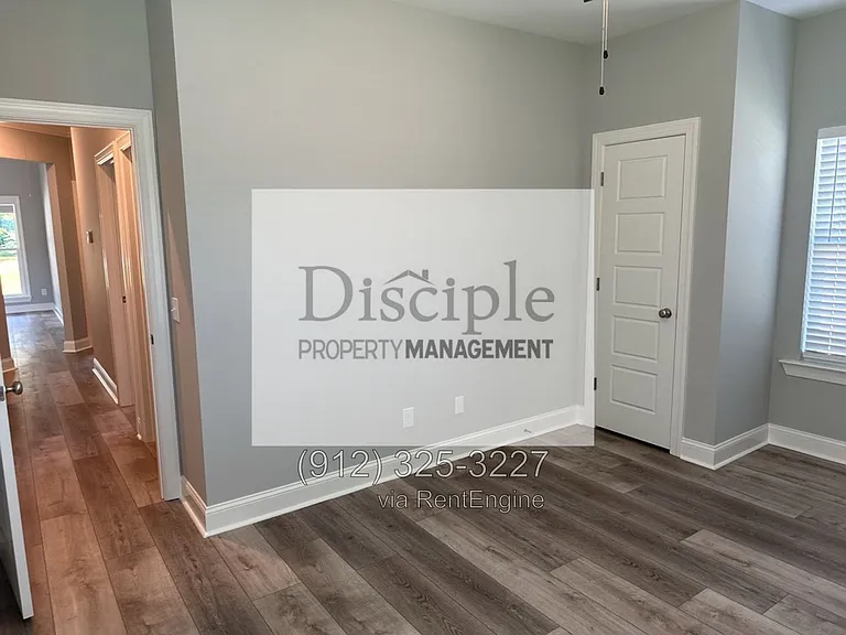 79 Ennis Rd — Photo 46
