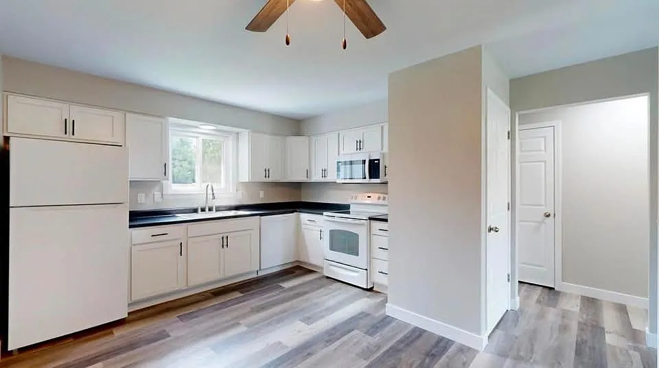 2 bed, 1200 sqft, $1,350 — Photo 2