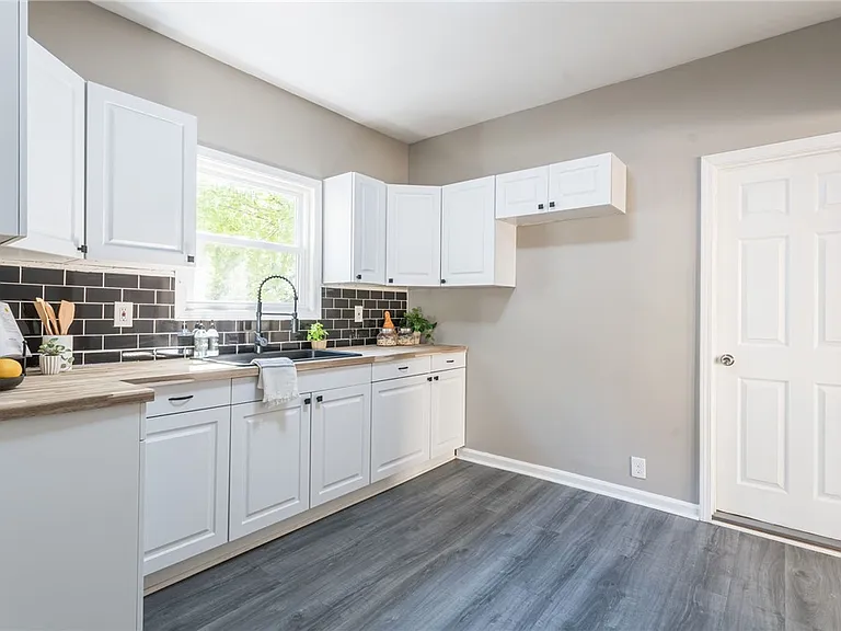 399 Brooks Ave — Photo 10