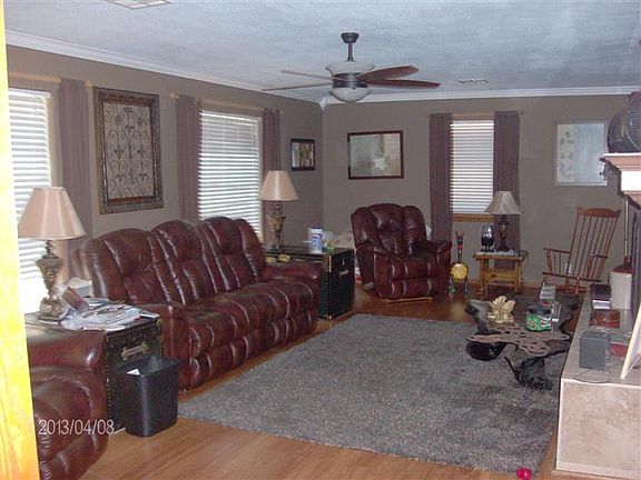 4th image of 1003 Parkview Dr
