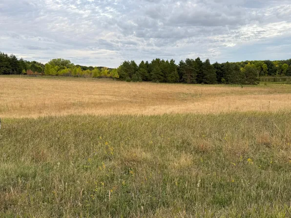 20 Creek View Dr, Pelican Rapids, MN 56572