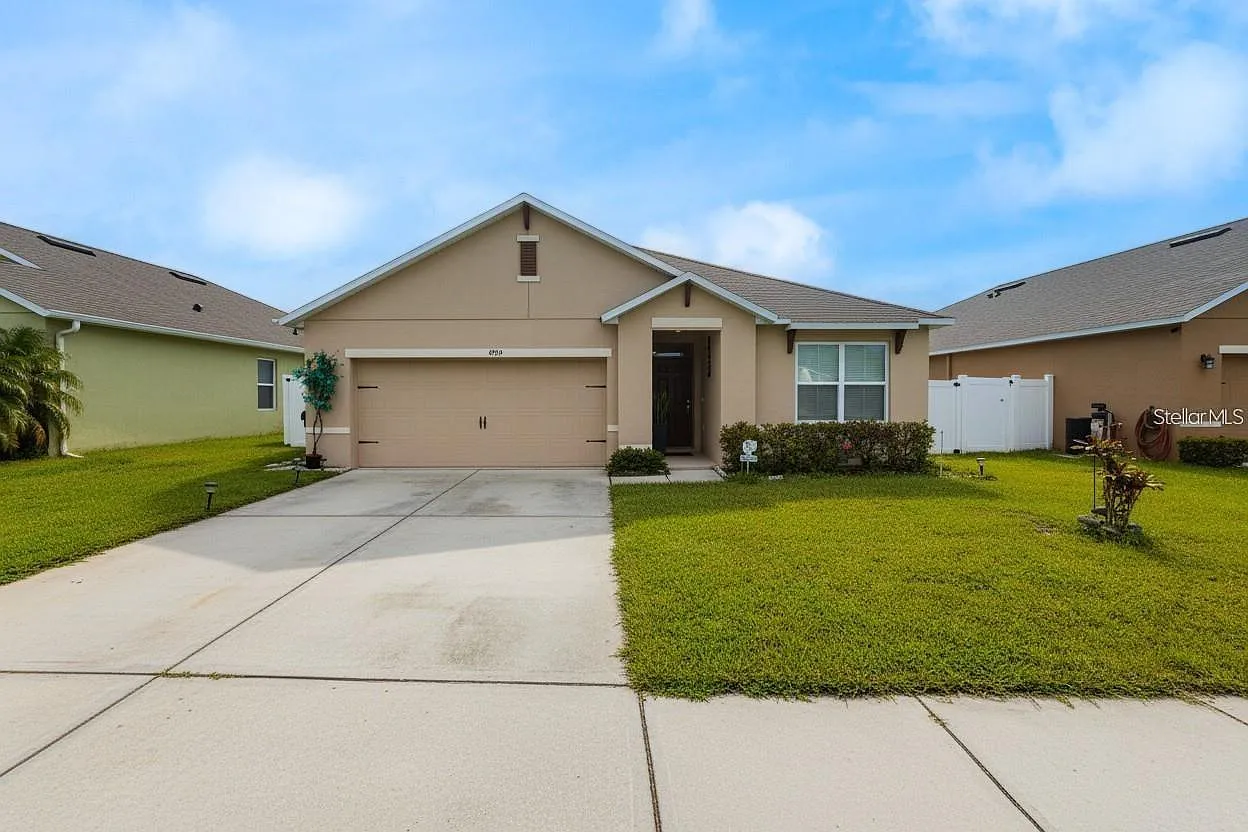 3 bed, 2.0 bath, 1690 sqft, $1,899 — Photo 1