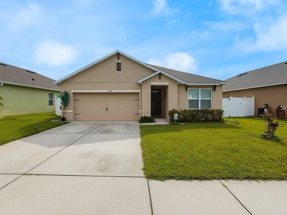 4214 Roberta Dr