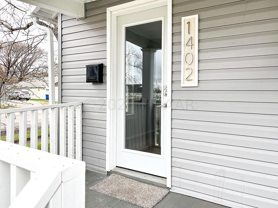 1402 2nd Ave N, Moorhead, MN 56560 Zillow
