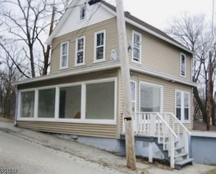 1st image of 10 Harrison St #3