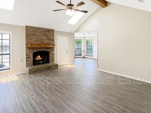 4th image of 2901 Pueblo Ct S