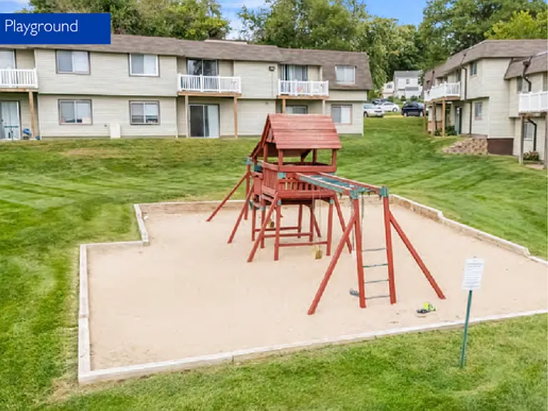 Fairway Apartments — Photo 6