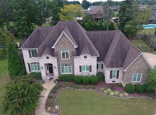 42 N Spring Dr, Jackson, TN 38305