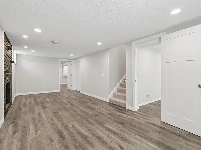 3100 W 55th St — Photo 24
