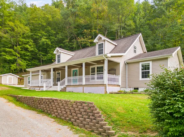 632 William Henry Dixon Blvd, Paintsville, KY 41240