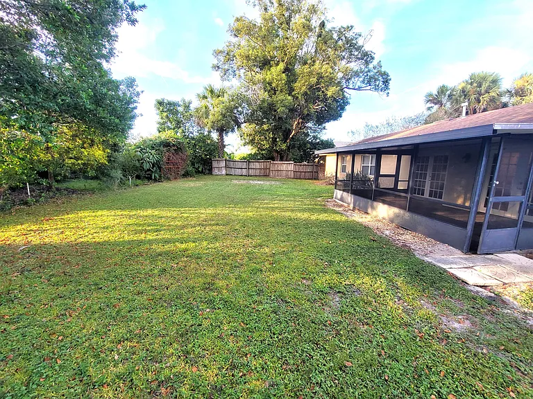 622 Green Meadow Ave — Photo 22