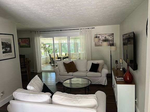 4th image of 9532 Driftwood Dr