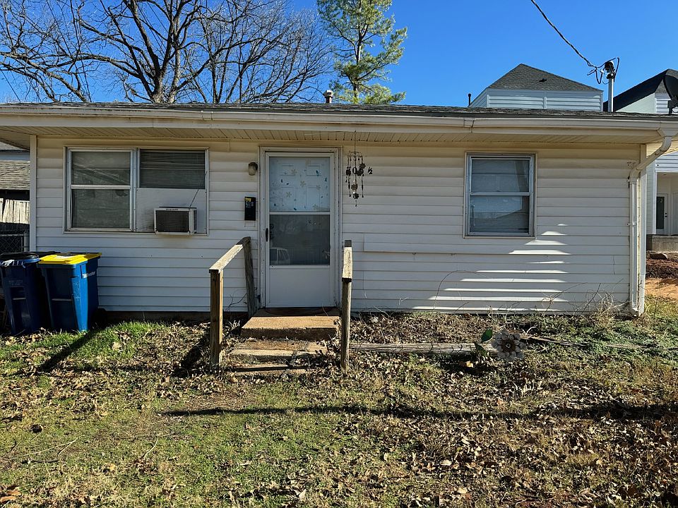 1st image of 706 1/2 S Knoblock St