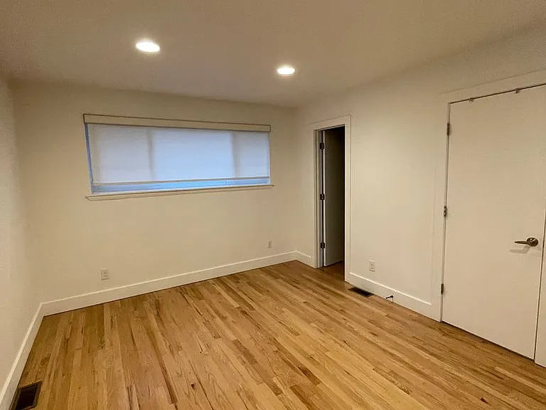 249 Newport St — Photo 22