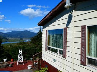 30235 Eagleview Dr, Gold Beach, OR 97444