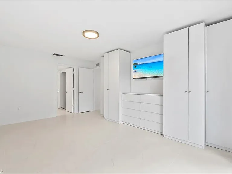 879 Meadowland Dr #C — Photo 27
