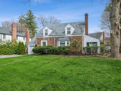 12 Orchard Meadow Road, Williston Park, NY, 11596