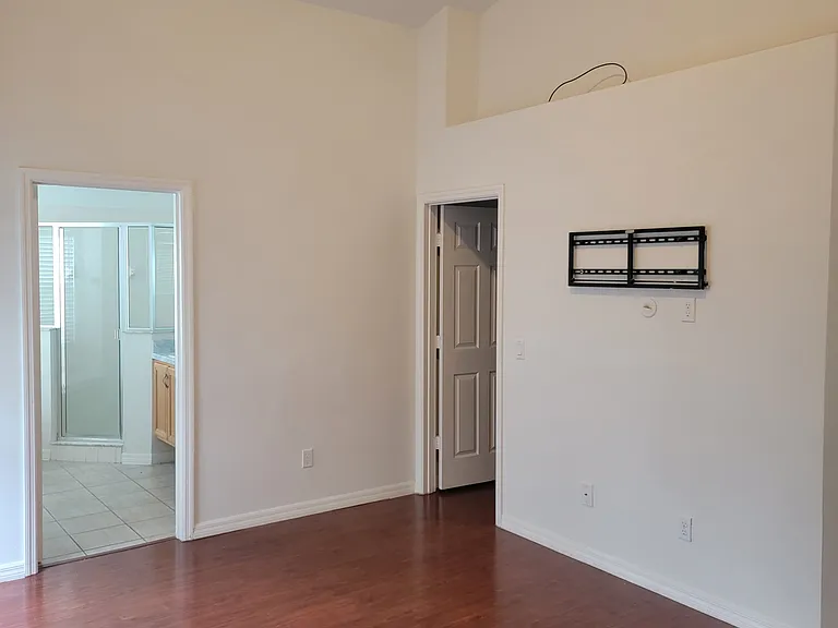 2805 Rollman Rd — Photo 10