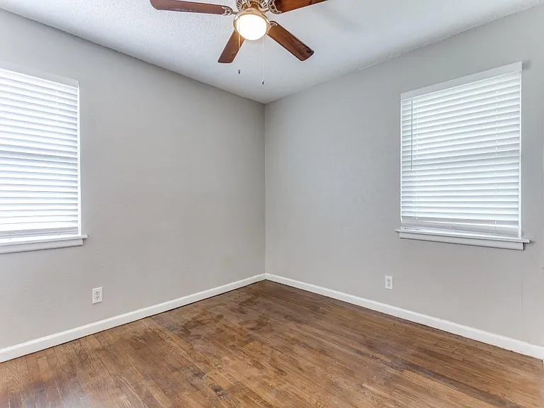 512 Bluebonnet Dr — Photo 9