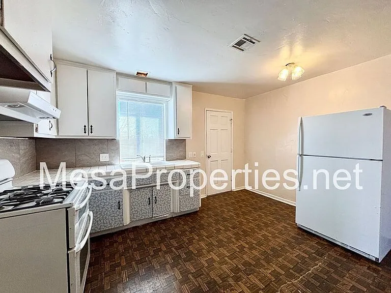 16142 Orange St #A — Photo 9