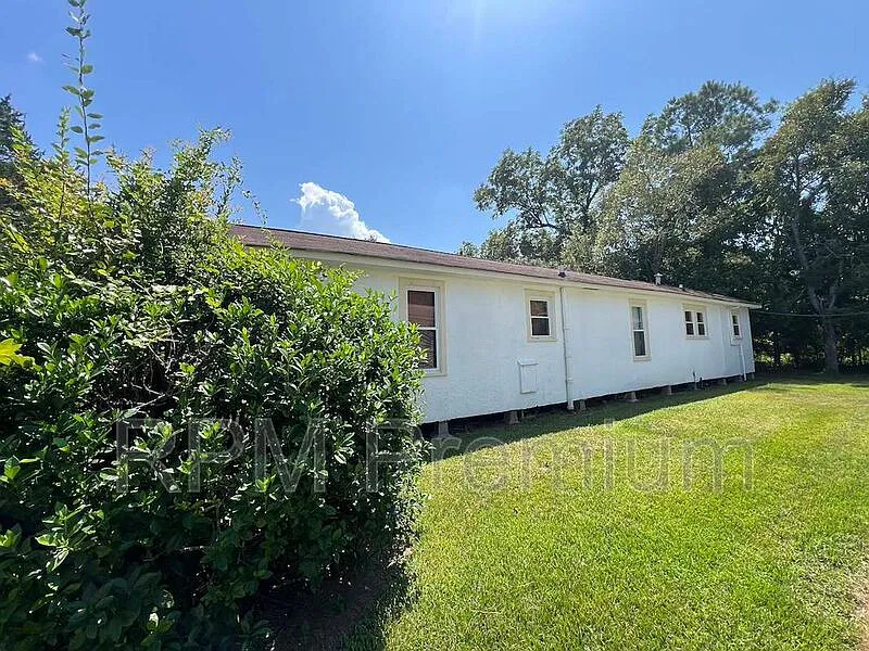 2 bed, 1.0 bath, 950 sqft, $725 — Photo 3