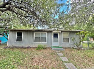 223 Geraldine St, Uvalde, TX 78801