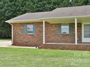 152 Glen Gar Dr, Lincolnton, NC 28092