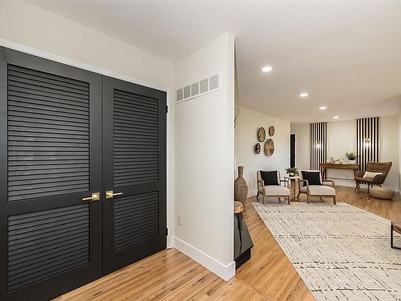 4th image of 1664 Kingsford Dr