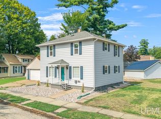 420 Fulton St, Kingsford, MI 49802