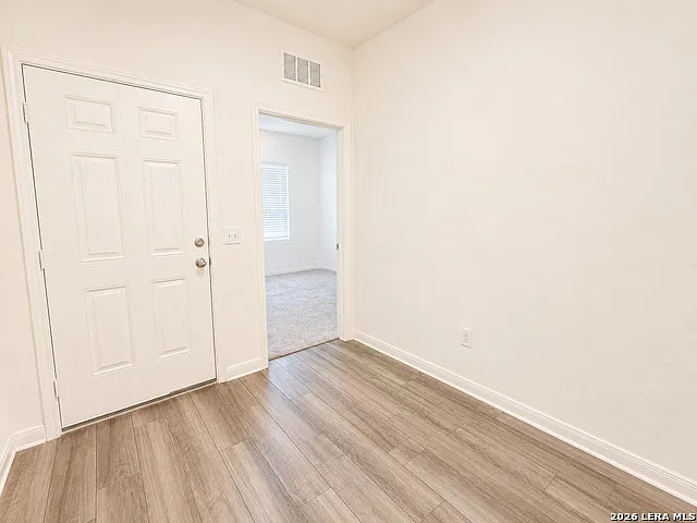 4 bed, 3.0 bath, 1918 sqft, $1,940 — Photo 3
