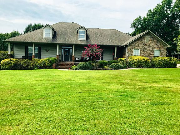 2nd image of 3 Northlake Cir