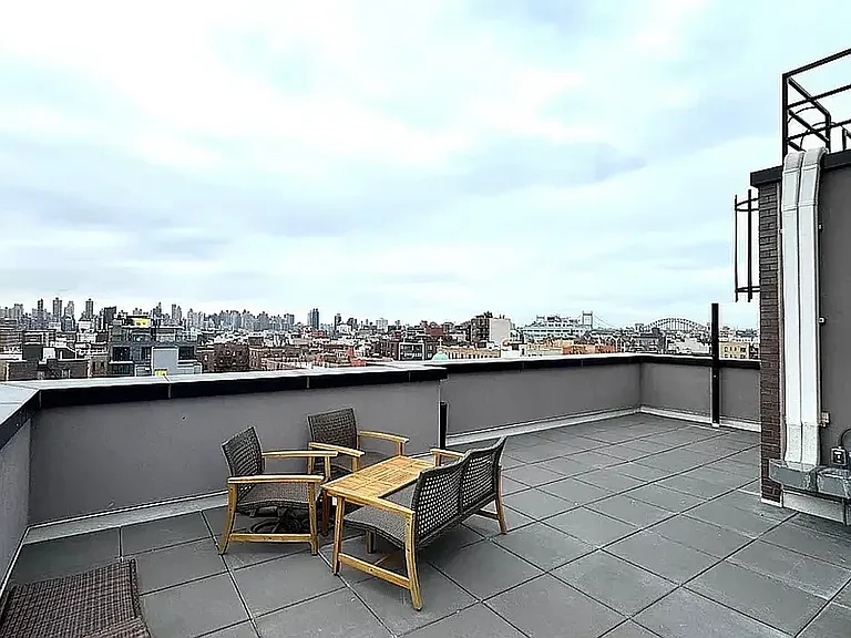 31-18 31st St #7A — Photo 5