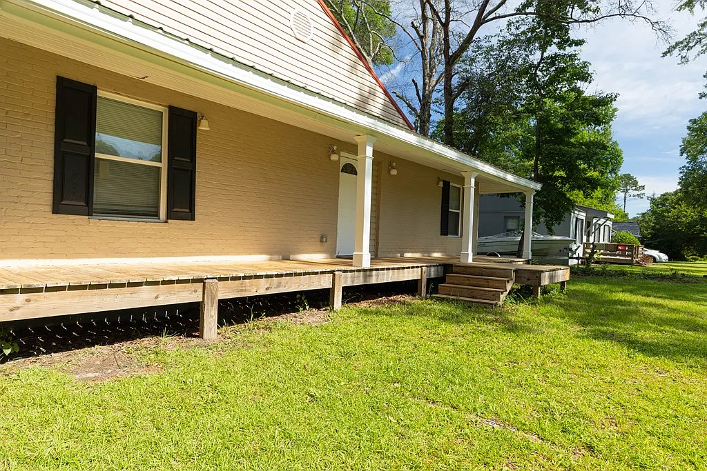 2 bed, 1.0 bath, 1120 sqft, $1,100 — Photo 3