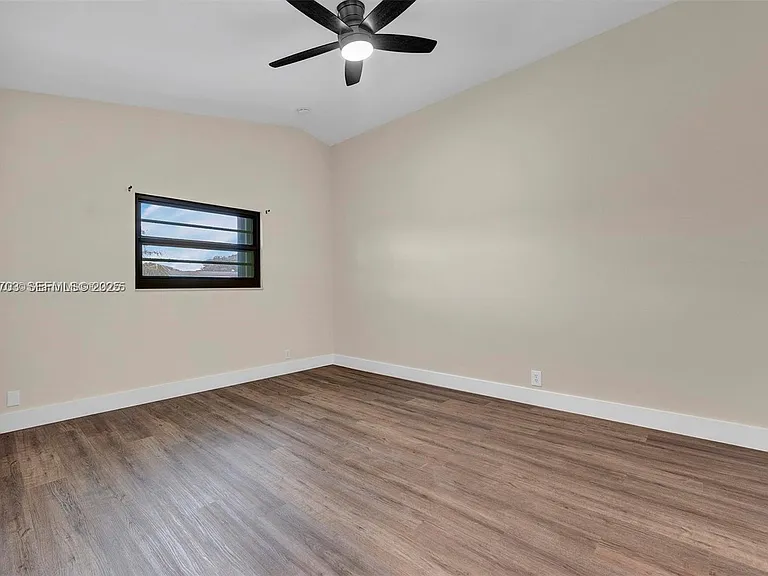 1406 NW 8th St — Photo 24