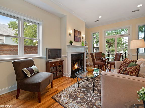3rd image of 2630 N Mildred Ave #2