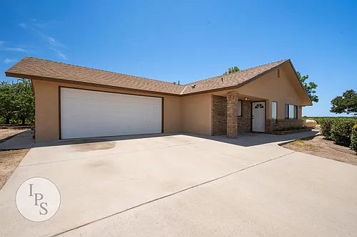 5150 N Bishop Ave Photo 1