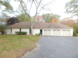 29 High Field Ln, Madison, CT 06443