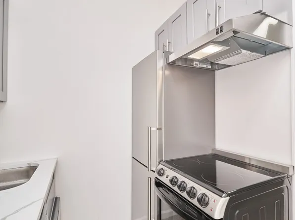 421 East 80th Street image 7 of 9