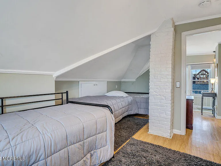 111 Beacon Blvd — Photo 32