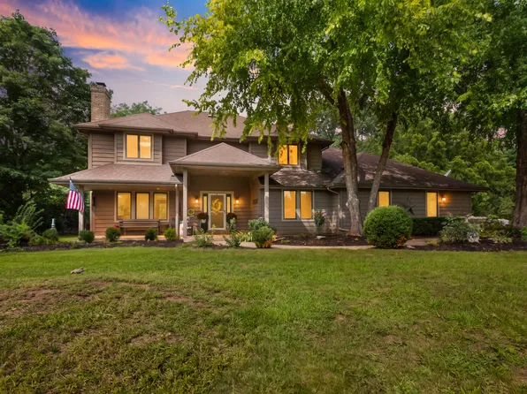 7701 Old Post Rd, Crystal Lake, IL 60014