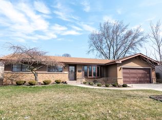 1741 Heather Dr, Aurora, IL 60506