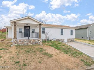 902 Summer St, Loudon, TN 37774