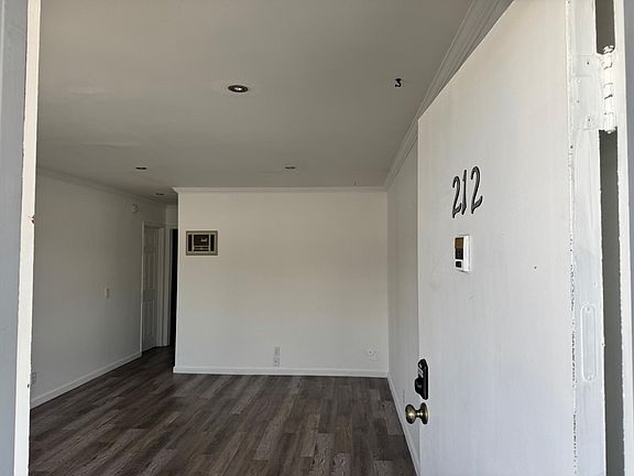 2nd image of 20930 Parthenia St Unit 212