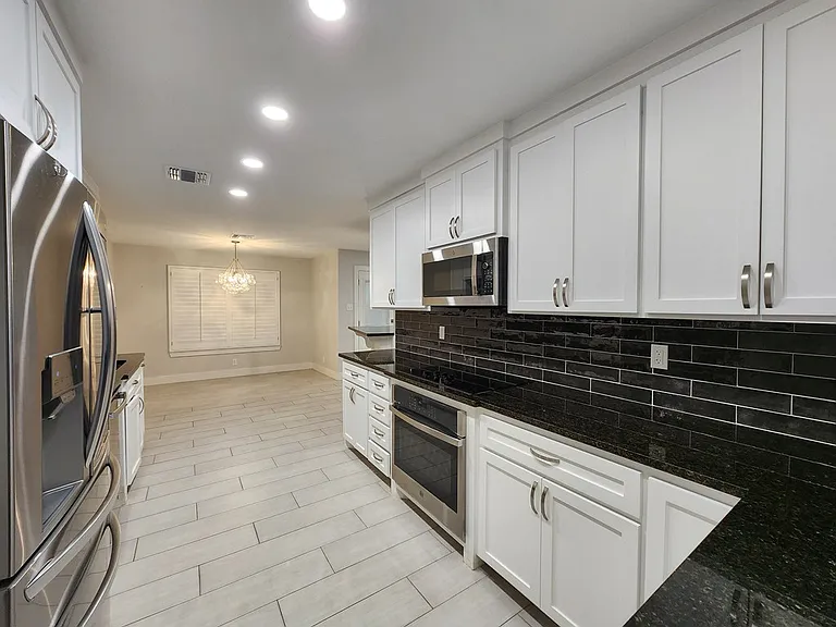 3300 Durant Dr — Photo 18