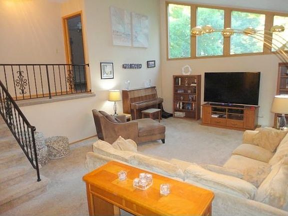 4th image of 103 Sherri Lea Ln