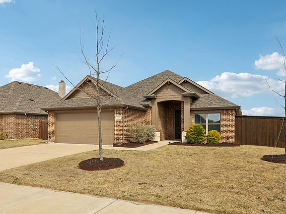 2nd image of 225 Brazos Dr